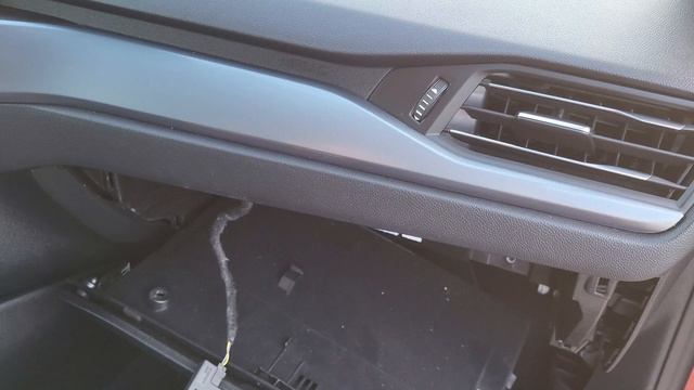 Ford Focus MK4 2020 - Repleacing front compartment bulb lights to LED lights смотреть онлайн