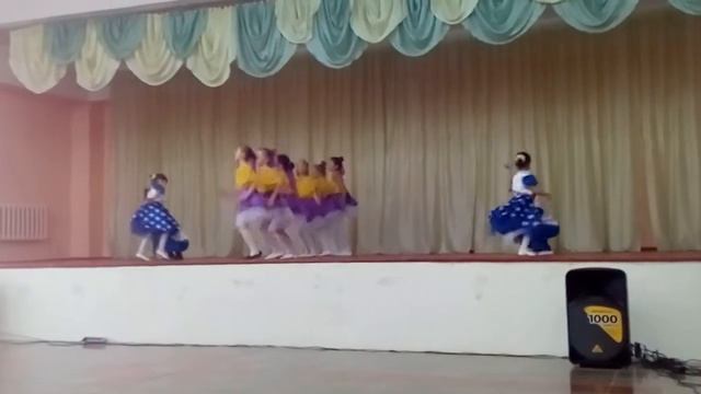 Народный стилизованный танец. Ансамбль смотреть онлайн