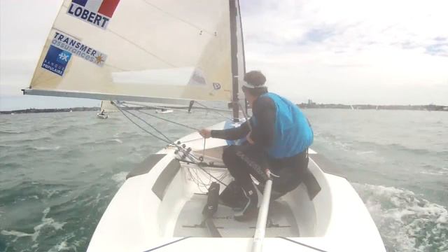 Jonathan Lobert FRA 112 in the 2015 Finn Gold Cup Medal Race in Takapuna смотреть онлайн