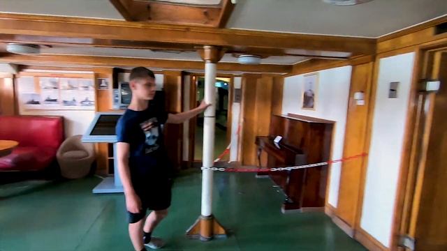 Сухогруз Рио севший на мель