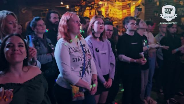 Måneskin - Torna a casa (live cover, 04.06.2023, Glastonberry club) смотреть онлайн