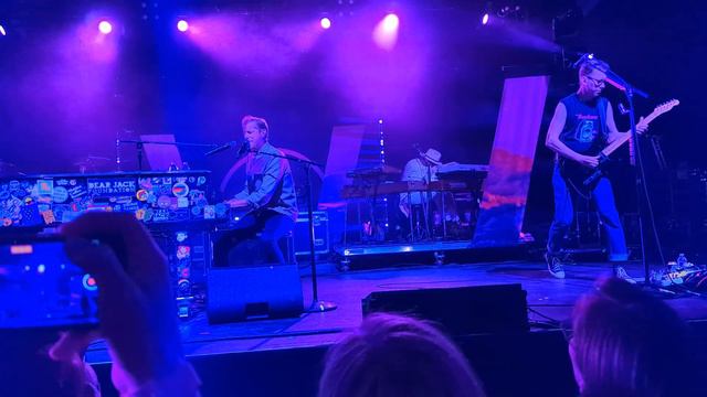 Andrew McMahon concert at Pier Six Pavilion on Wednesday, August 17, 2022 - I Woke Up In A Car смотреть онлайн