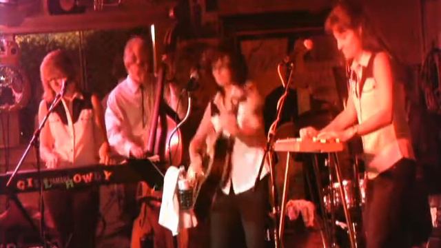 Girl Howdy : Crazy Arms смотреть онлайн
