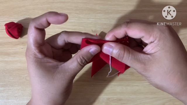 DIY: How to make an adorable fabric rose flower in just 7 minutes! DIY Flower_Cloth flower making смотреть онлайн