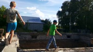 Мальчик на заброжке  сломал ногу