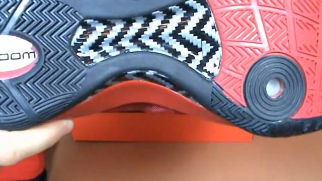 Презентация Nike Zoom Hyperdunk 2011 - от SoleFinder.ru