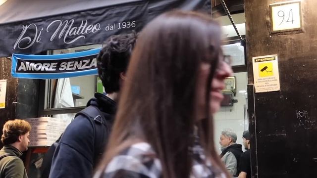 WHAT TO EAT IN NAPLES смотреть онлайн
