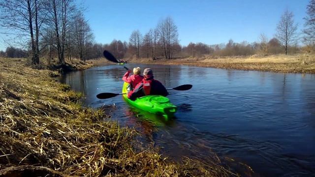 Сплав на байдарках по реке Старый Мухавец. От озера Бамовское до Гребной базы. смотреть онлайн