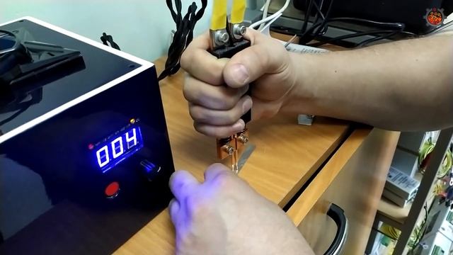 Точечная сварка из микроволновки для аккумуляторов 18650 своими руками смотреть онлайн