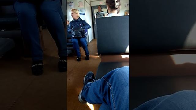 ВОТ ТАК НАДО ПЕТЬ В ЭЛЕКТРИЧКЕ смотреть онлайн