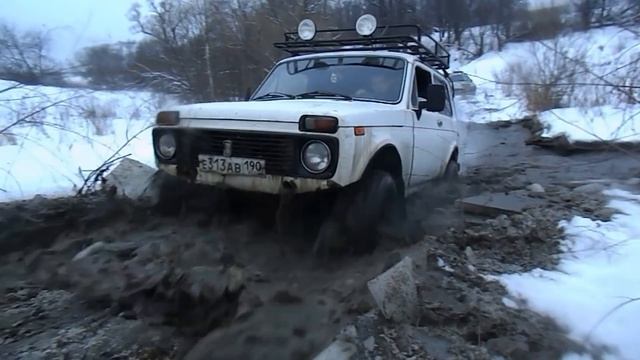 SUV Нива 4х4 бездорожье прохождение брода смотреть онлайн