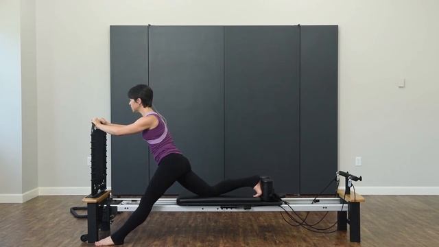 Eve's Lunge on the AeroPilates Reformer смотреть онлайн