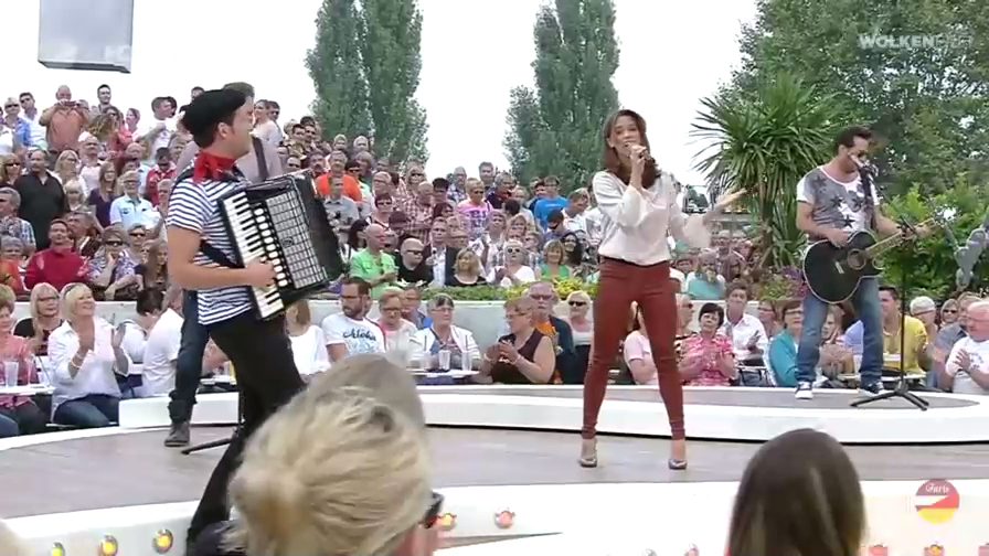 Wolkenfrei Vanessa Mai «Champs-Élysées» 2014