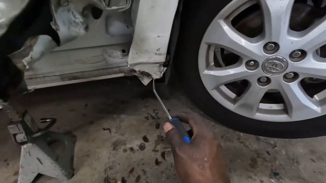 2010 TOYOTA CAMRY how to take the fender and headlamp off смотреть онлайн