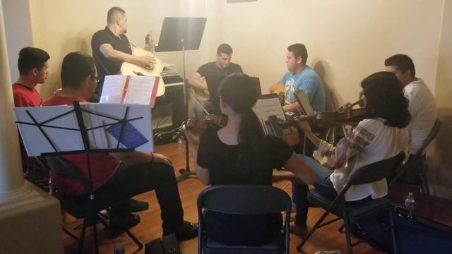 Las Trompetas del Diablo polka смотреть онлайн
