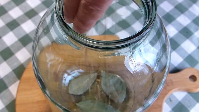 ? ЗЕЛЁНЫЕ КИСЛЫЕ ПОМИДОРЫ ПО-ГРУЗИНСКИ | РЕЦЕПТ КИСЛЫХ ПОМИДОР смотреть онлайн