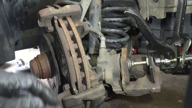 How To Replace Mercedes-Benz C300 Front Brake Pads