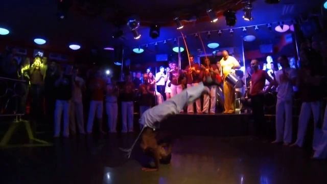 Capoeira Oxumare Performance - Ibiza Night Club 2013 part1 смотреть онлайн