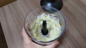 Как измельчить лук погружным блендером ?