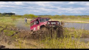 Жёсткая битва внедорожников. Бездорожье, оффроуд, грязь, болото. УАЗ, Нива, Фронтера, Соболь