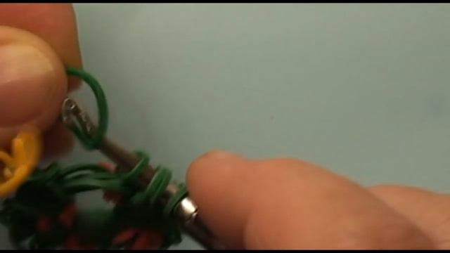 Рождественский венок из резинок  Christmas Wreath Charm