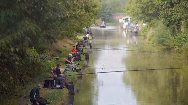 John Ellis describes why canals are great for fishing смотреть онлайн