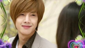 Поёт Ким Хён Джун - отрывки из фильма "Мальчики краше цветов".