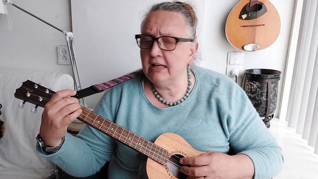 77#100daysuke2022 The Brazilian🇧🇷 mantra "CALMA E TRANQILIDADE" (Ukulele cover) смотреть онлайн