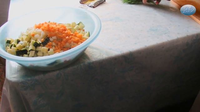 Рагу из картофеля с кабачками смотреть онлайн