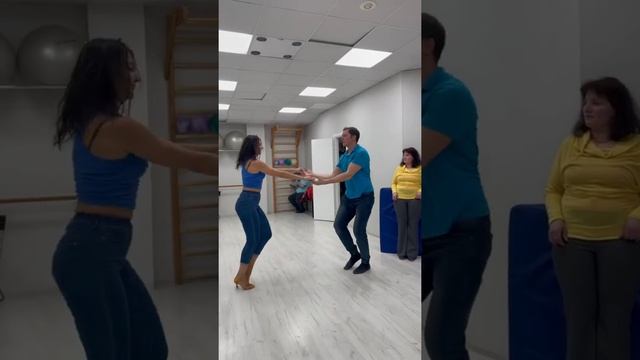 Связка по бачате для продолжающих! смотреть онлайн