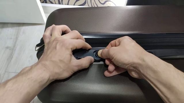 Установить пароль на чемодане смотреть онлайн