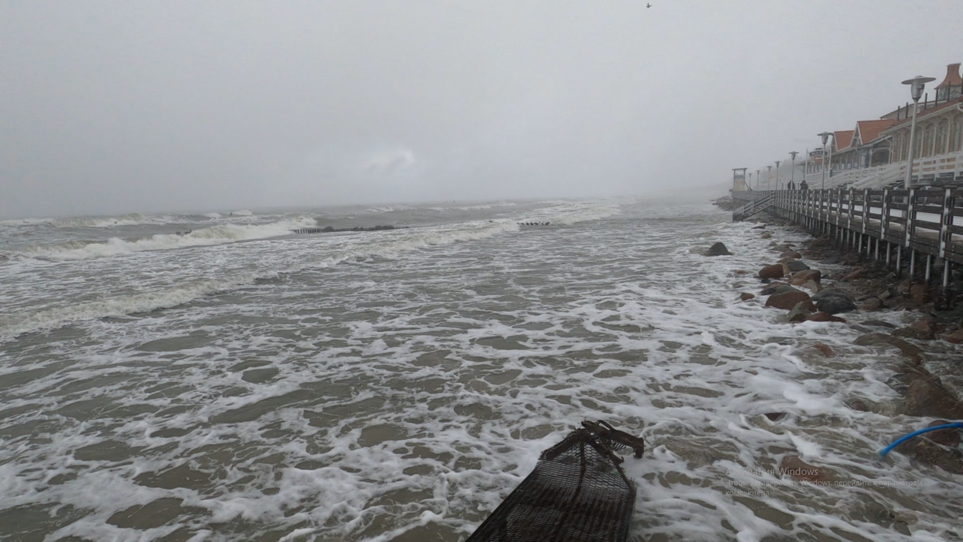 Шторм в Балтийском море (г. Зеленоградск) смотреть онлайн