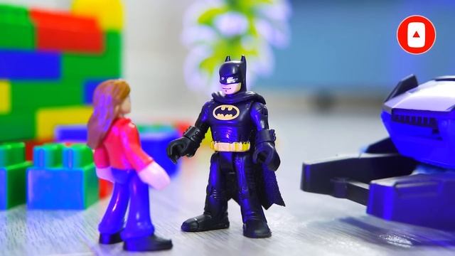 Глеб играет в игрушки Imaginext #ErikShow