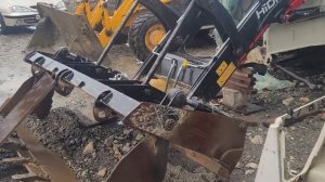 Hidromek 102B. передний  мост который не смогли мы собрать.