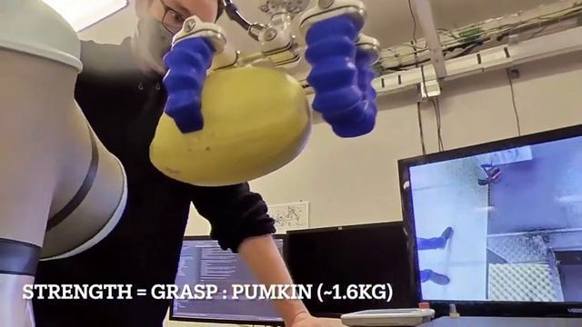 Surrogate Robotics gripper, team lead David смотреть онлайн