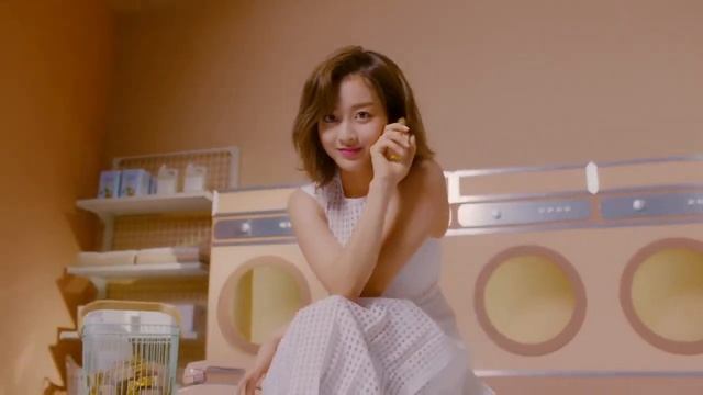Twice Estée Lauder CF смотреть онлайн
