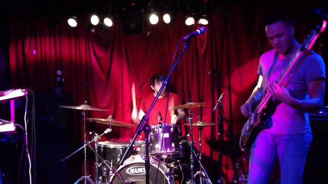 KOOKY LONDON NEWS : UK BAND CASTROVALVA AT WATER RATS IN LONDON'S KINGS CROSS - ROCK/METAL RATM смотреть онлайн