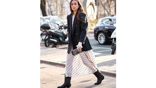 С чем носить казаки этой осенью смотреть онлайн