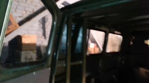 Звук закрывания задних дверей буханки.