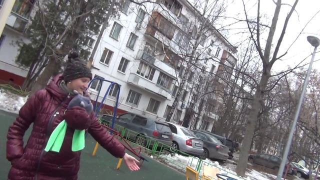 Прогулка с двумя детьми смотреть онлайн