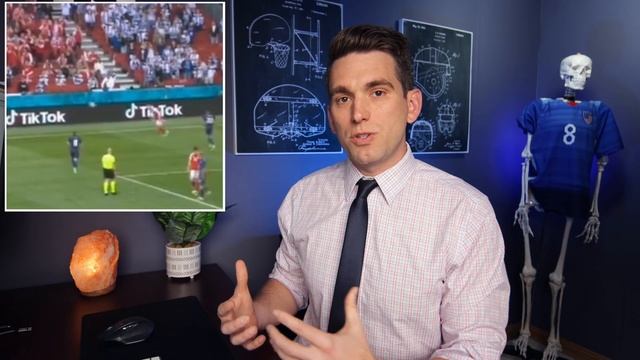 Christian Eriksen Collapses at Euros - Doctor Explains Medical Emergency смотреть онлайн