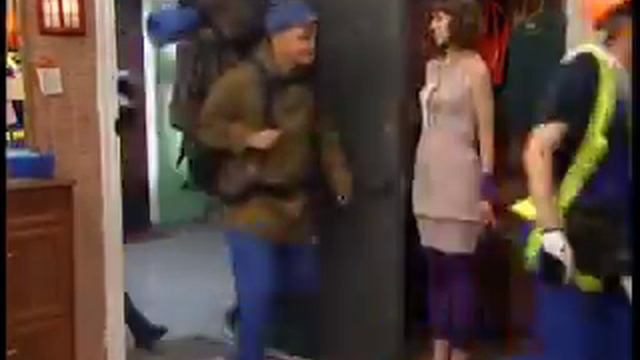 Двое в квартире, не считая канарейки (McDonald's) смотреть онлайн