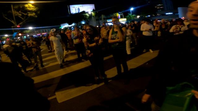 Witches, Zombies, Warlocks, & Circus Clowns Clashing Against Street Preachers смотреть онлайн