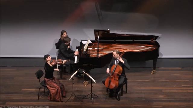 TrioVanBeethoven - Beethoven Piano Trio op.1/1 смотреть онлайн