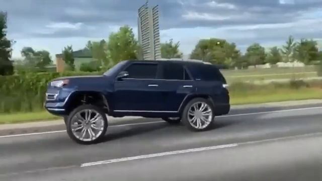 Toyota 4Runner Modificada Con Suspensión De Aire смотреть онлайн