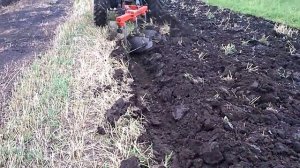 МТЗ 320.4 вспашка плугом DIAMANT 3 по 25.