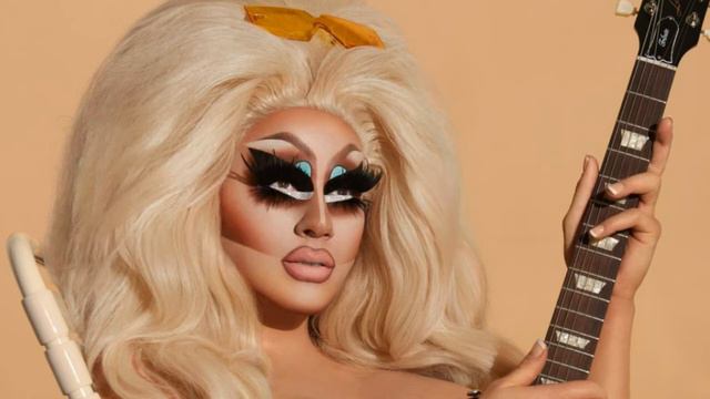 TRIXIE MATTEL - MALIBU (sub español) смотреть онлайн