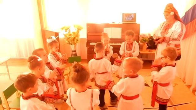 DSCN9784 Занятие в старшей группе по этнокультурному воспитанию "Мордовские узоры" смотреть онлайн