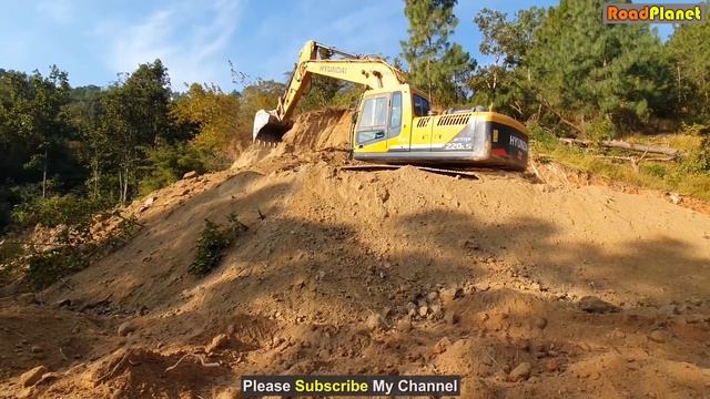 Experience Excavator Operator Cutting Hill - Hilly Road Construction - Hyundai 220 Excavator-Part 2 смотреть онлайн