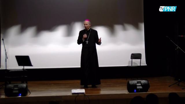 Il saluto conclusivo di Mons. Guido Marini ai giovani della Diocesi смотреть онлайн